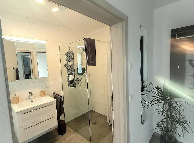 Hanek * Annweiler am Trifels